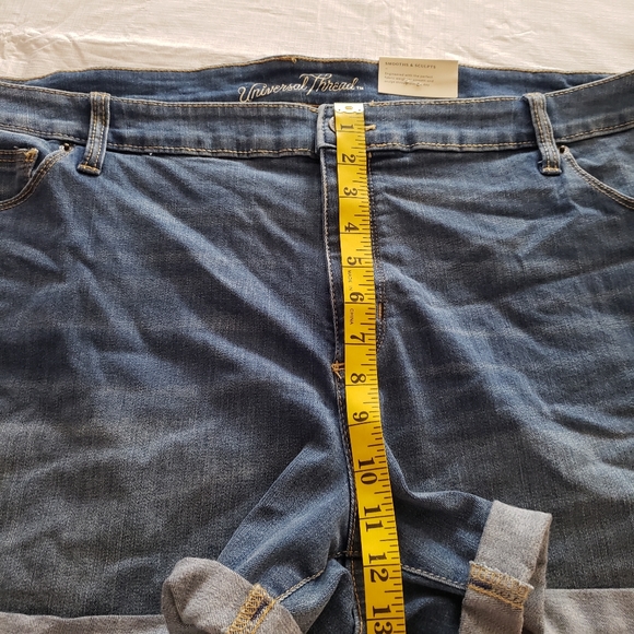 Universal Thread Denim Midi Shorts Cuffed 4" Inseam High Rise Size 24W NWT - Picture 6 of 12